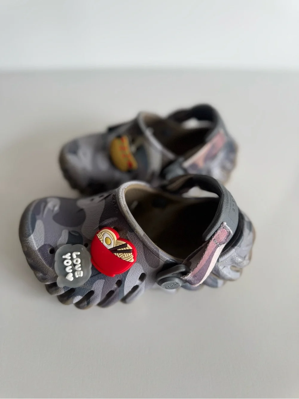Crocs Kids C6 C7 Gray Camo Classic Clogs with Jibbitz Charms